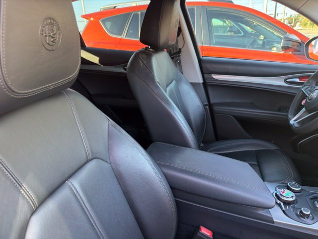 Used 2018 Alfa Romeo Stelvio Sport w/ Quick Order Package 22J Sport AWD/4WD image 23