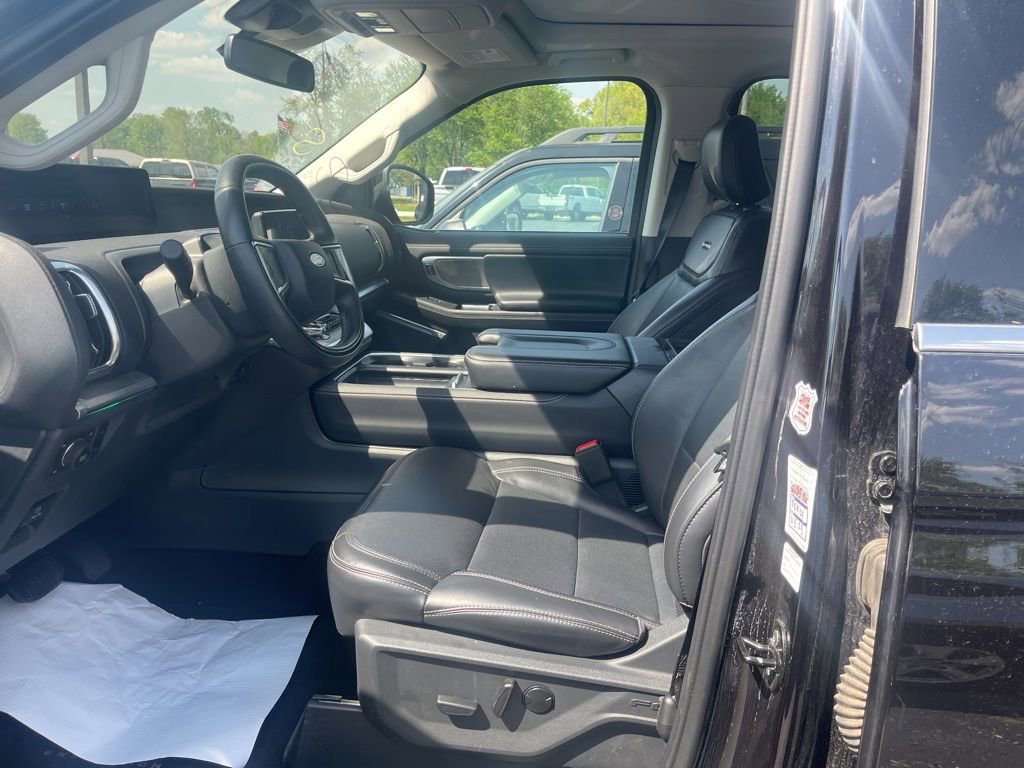 Used 2025 Ford Expedition Max Platinum AWD/4WD image 11