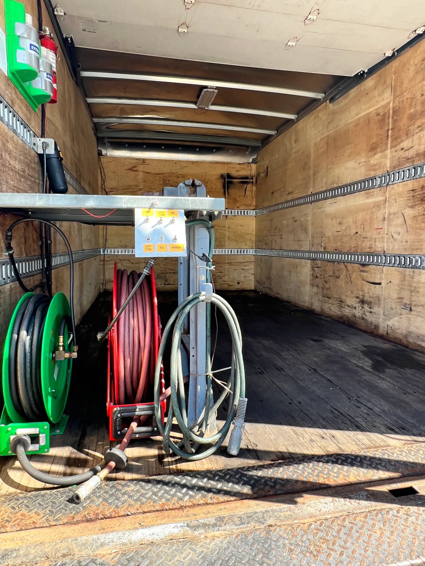 Used 2019 Freightliner Sprinter 3500 w/ Premium Package RWD image 17