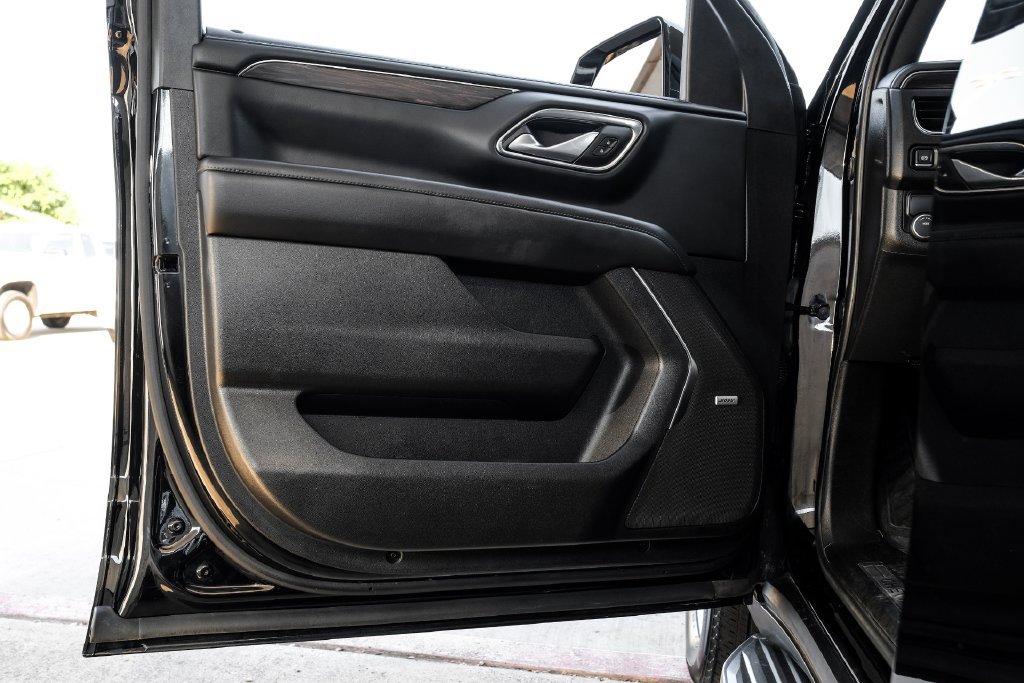 Used 2024 Chevrolet Suburban LT RWD image 43