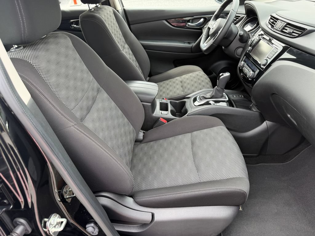 Used 2019 Nissan Rogue Sport SV w/ Technology Package AWD/4WD image 15