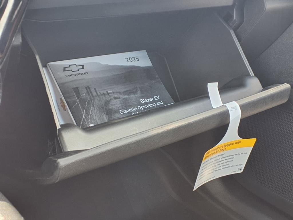 New 2025 Chevrolet Blazer EV LT AWD/4WD image 10