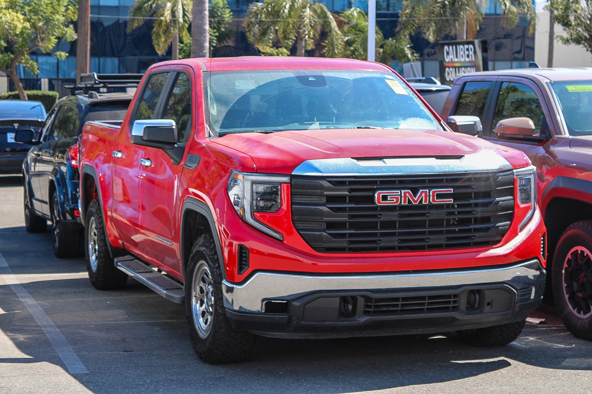 Used 2023 GMC Sierra 1500 Pro w/ Pro Value Package AWD/4WD image 3