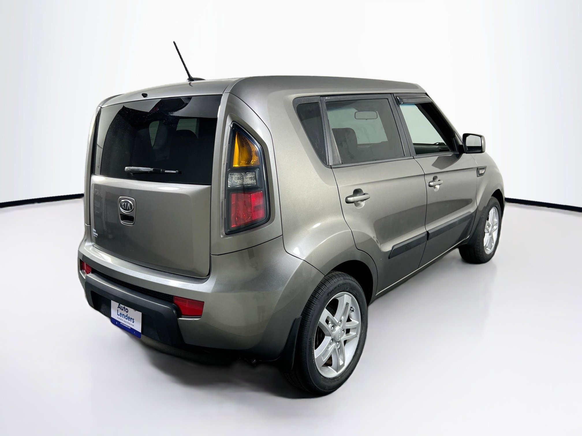 Used 2011 Kia Soul ! FWD image 5