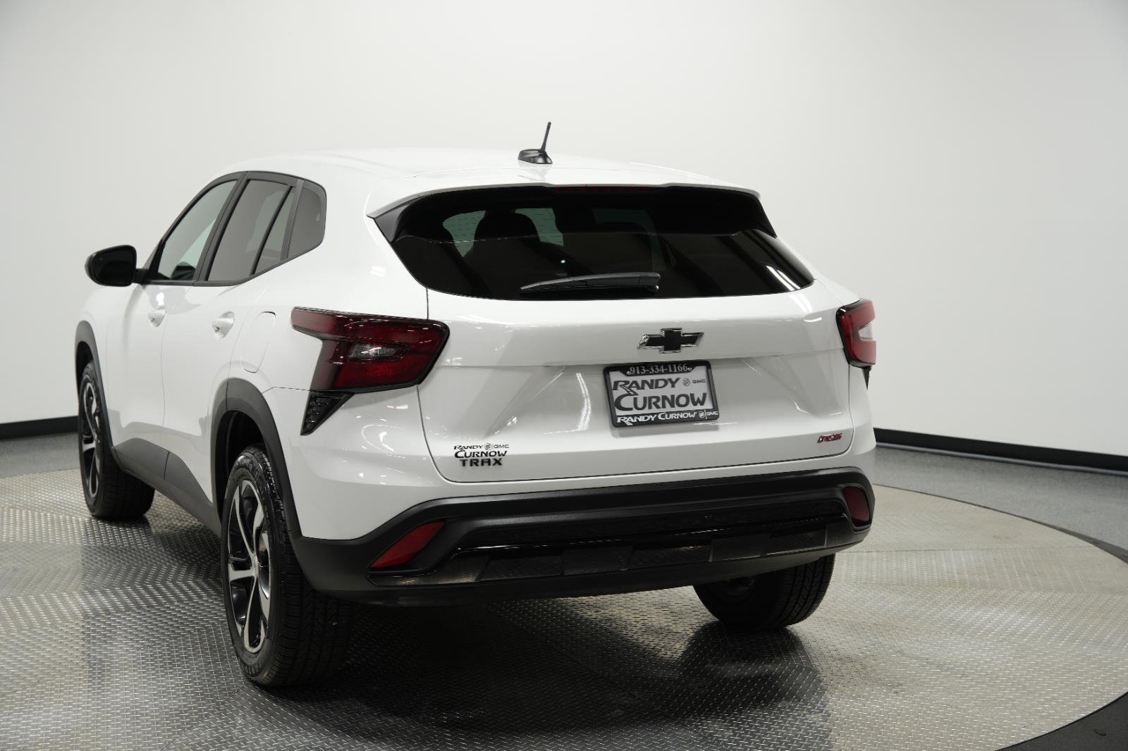Used 2024 Chevrolet Trax RS w/ Sunroof Package FWD image 6