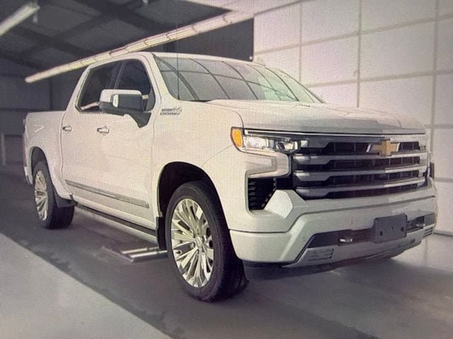 Used 2023 Chevrolet Silverado 1500 High Country w/ Technology Package AWD/4WD video 1