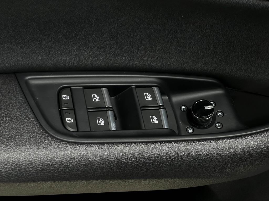 Used 2021 Audi Q8 Premium Plus w/ Premium Plus Package image 19