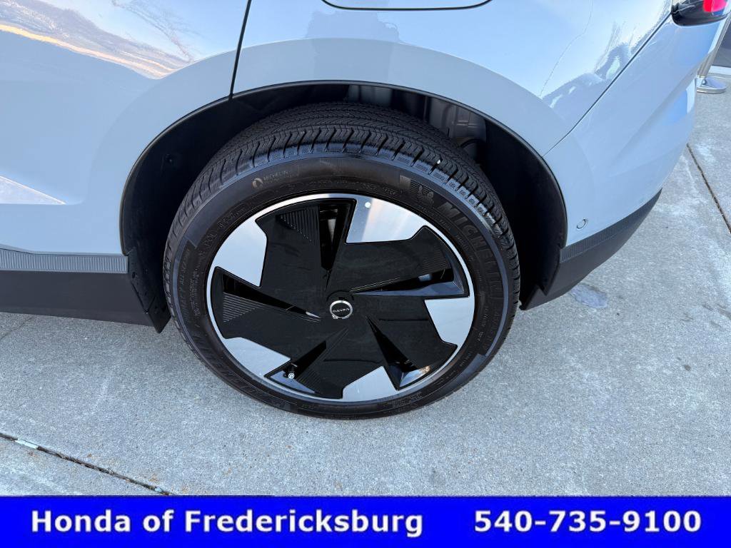 Used 2025 Volvo EX30 Ultra image 11