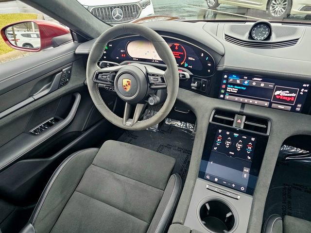 Used 2022 Porsche Taycan GTS image 31