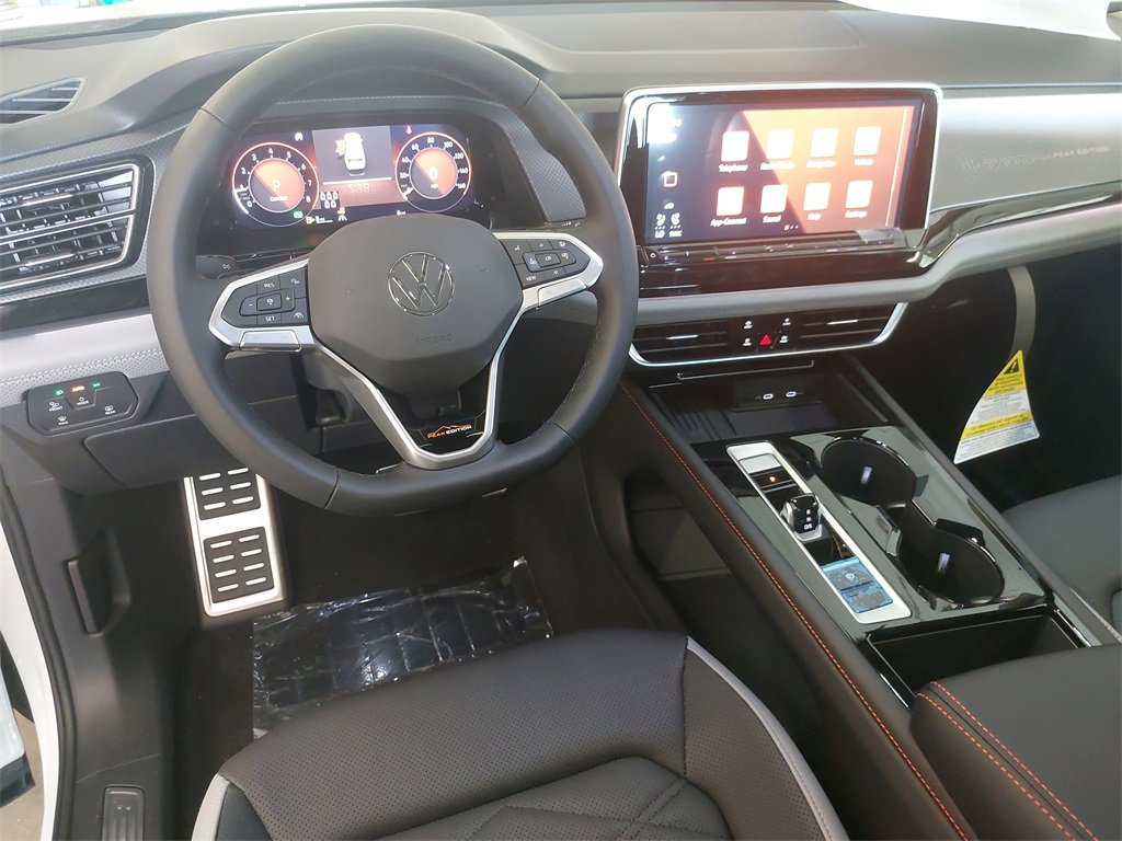 New 2025 Volkswagen Atlas Peak Edition SE image 17