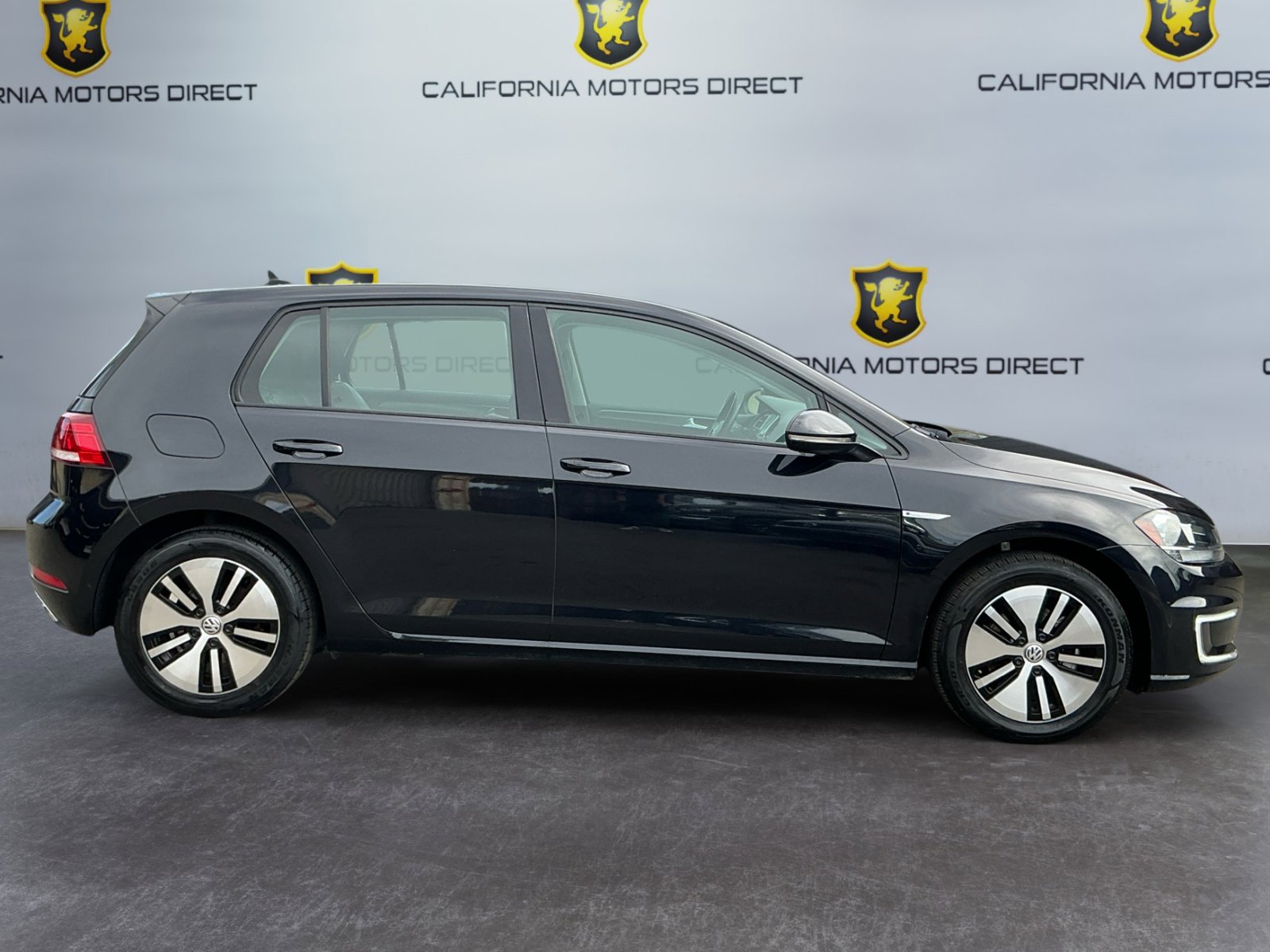 Used 2019 Volkswagen e-Golf SE w/ Driver Assistance Package image 4