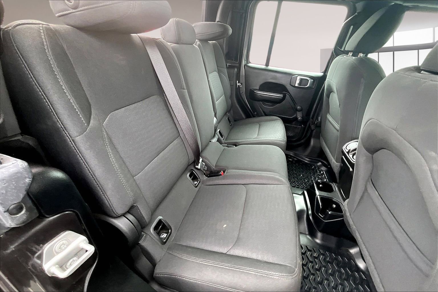 Used 2020 Jeep Gladiator Sport image 25