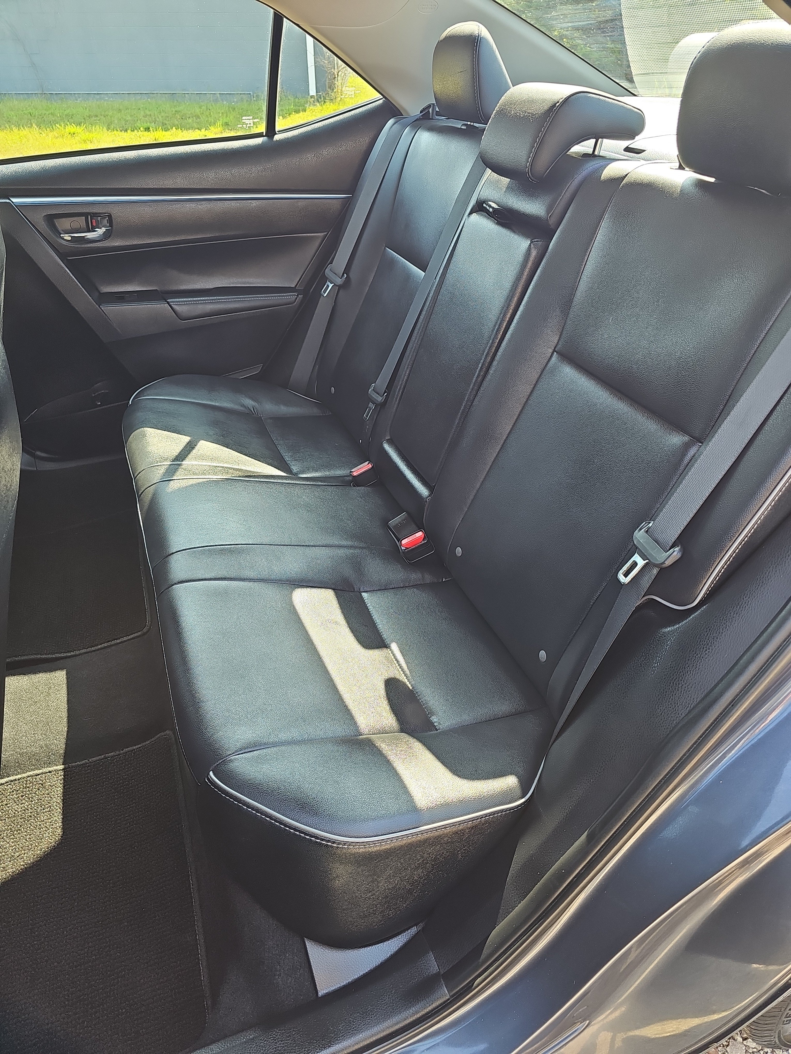 Used 2015 Toyota Corolla S Premium FWD image 12