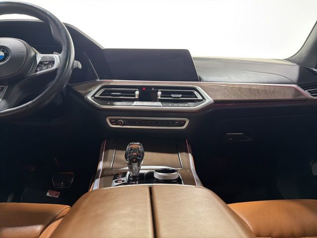 Used 2021 BMW X5 M50i w/ Executive Package image 35