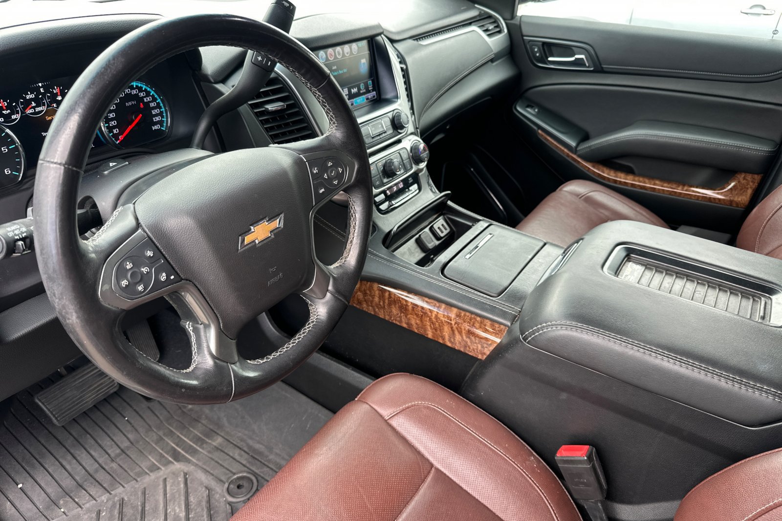 Used 2019 Chevrolet Suburban Premier w/ Premier Plus Edition AWD/4WD image 10