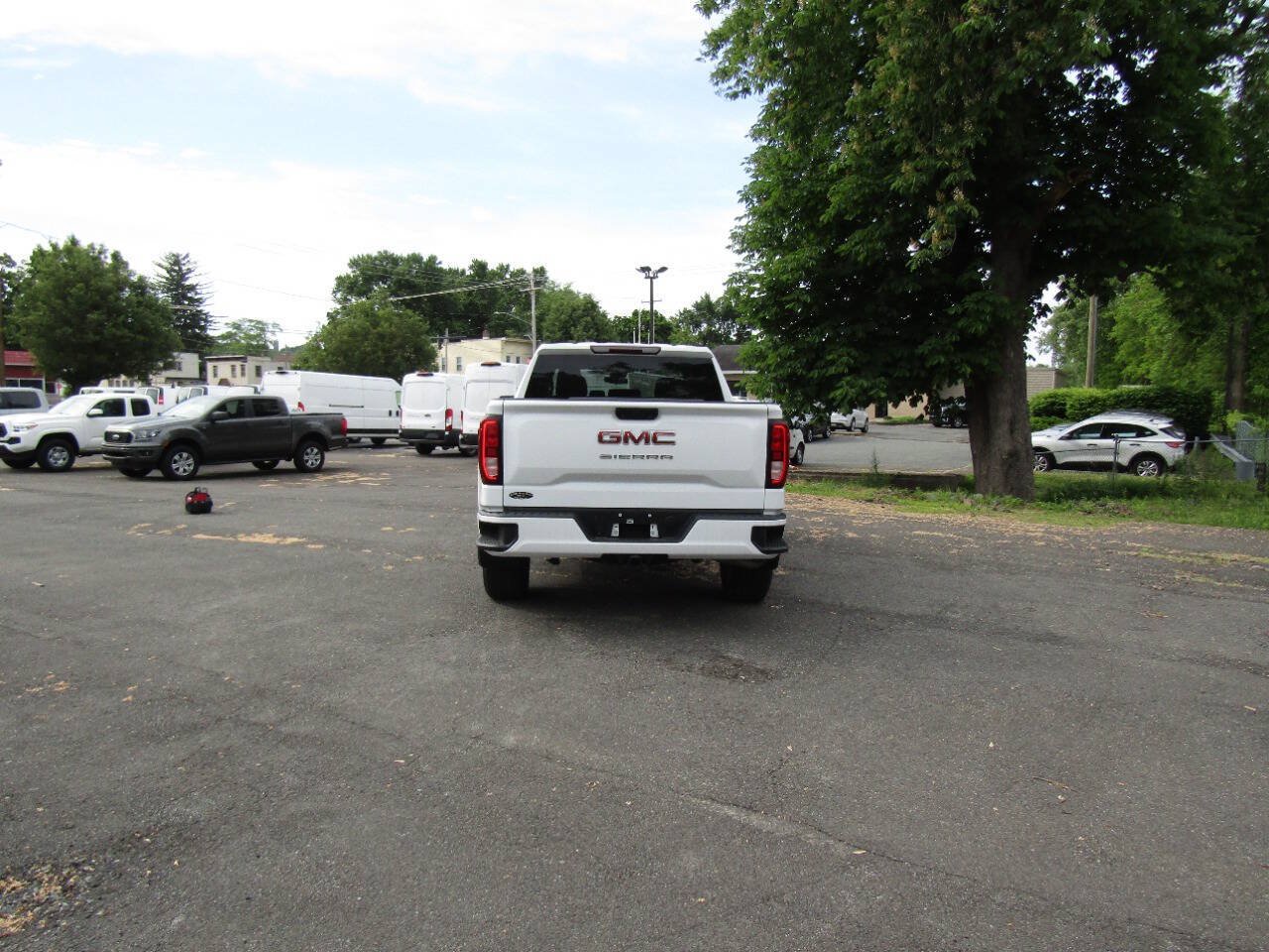 Used 2024 GMC Sierra 1500 Pro w/ Graphite Edition AWD/4WD image 5