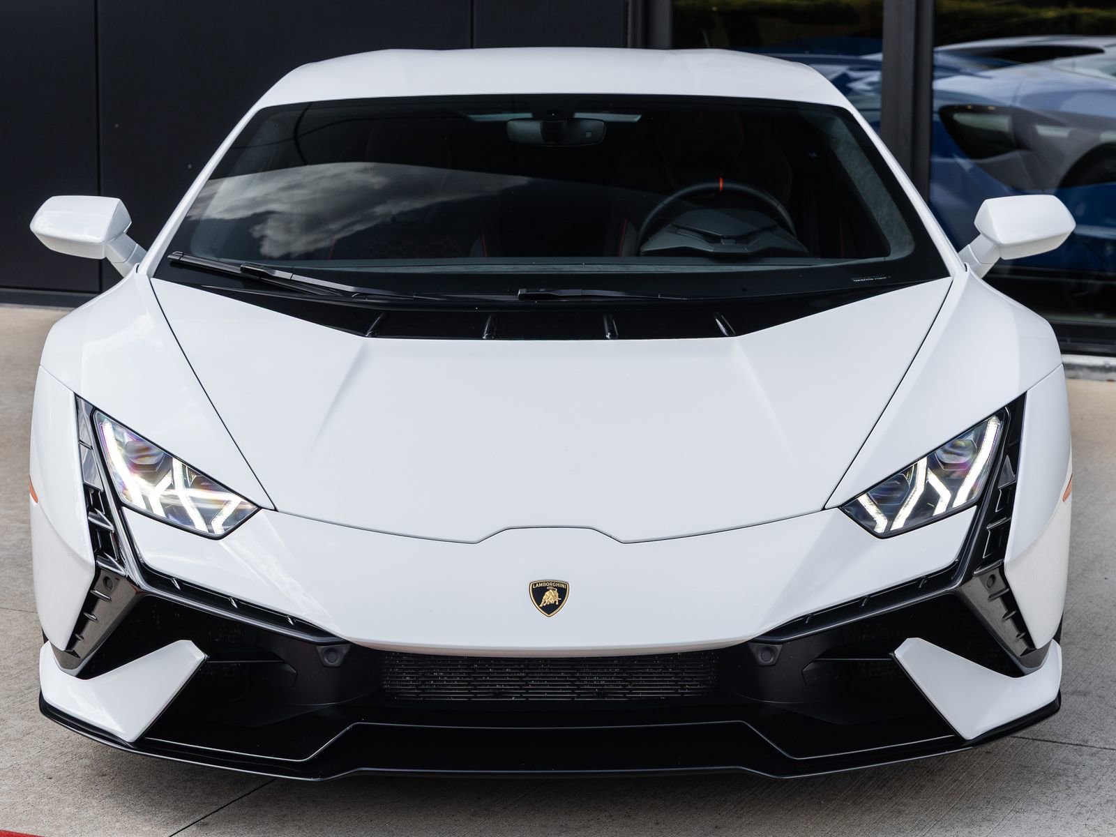 Used 2023 Lamborghini Huracan Tecnica RWD image 4