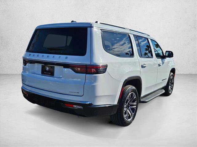 Used 2024 Jeep Wagoneer Series II w/ Flexible Seating Group image 5