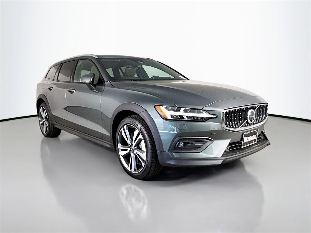 New 2026 Volvo V60 B5 Cross Country Plus w/ Climate Package