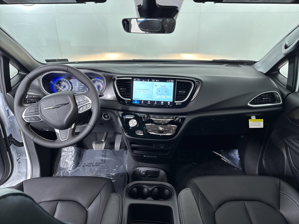 New 2026 Chrysler Voyager LX FWD image 3