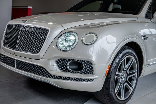 Used 2018 Bentley Bentayga image 9
