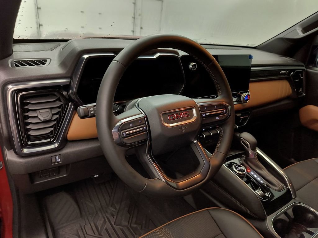 Used 2025 GMC Canyon AT4 AWD/4WD image 4