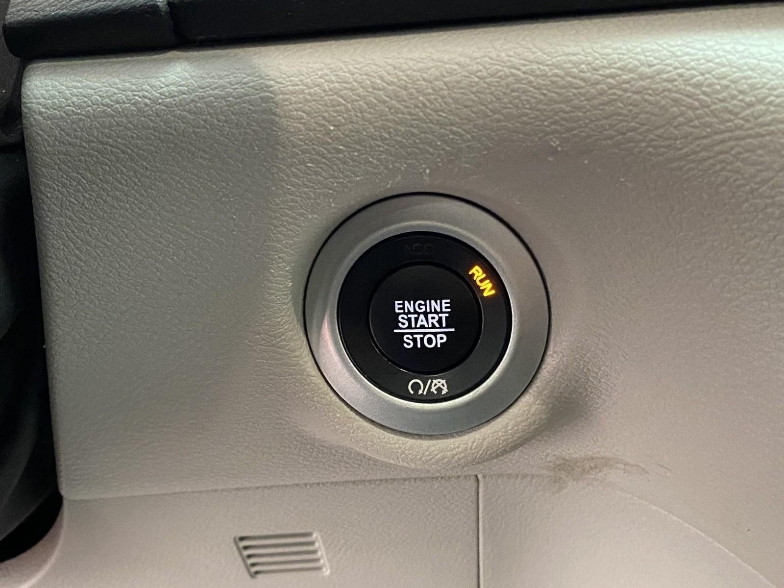 Used 2022 Chrysler Voyager LX FWD image 29
