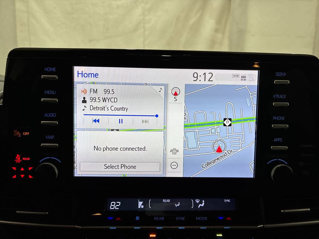 Used 2022 Toyota Sienna XLE w/ XLE Plus Package FWD image 19