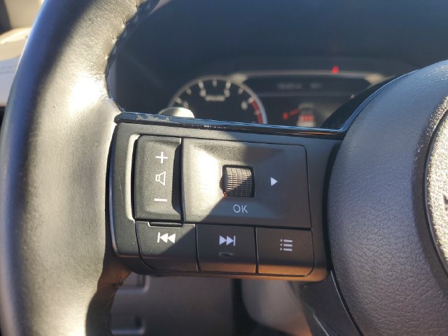 Certified 2023 Nissan Rogue SV w/ SV Premium B Package FWD image 16