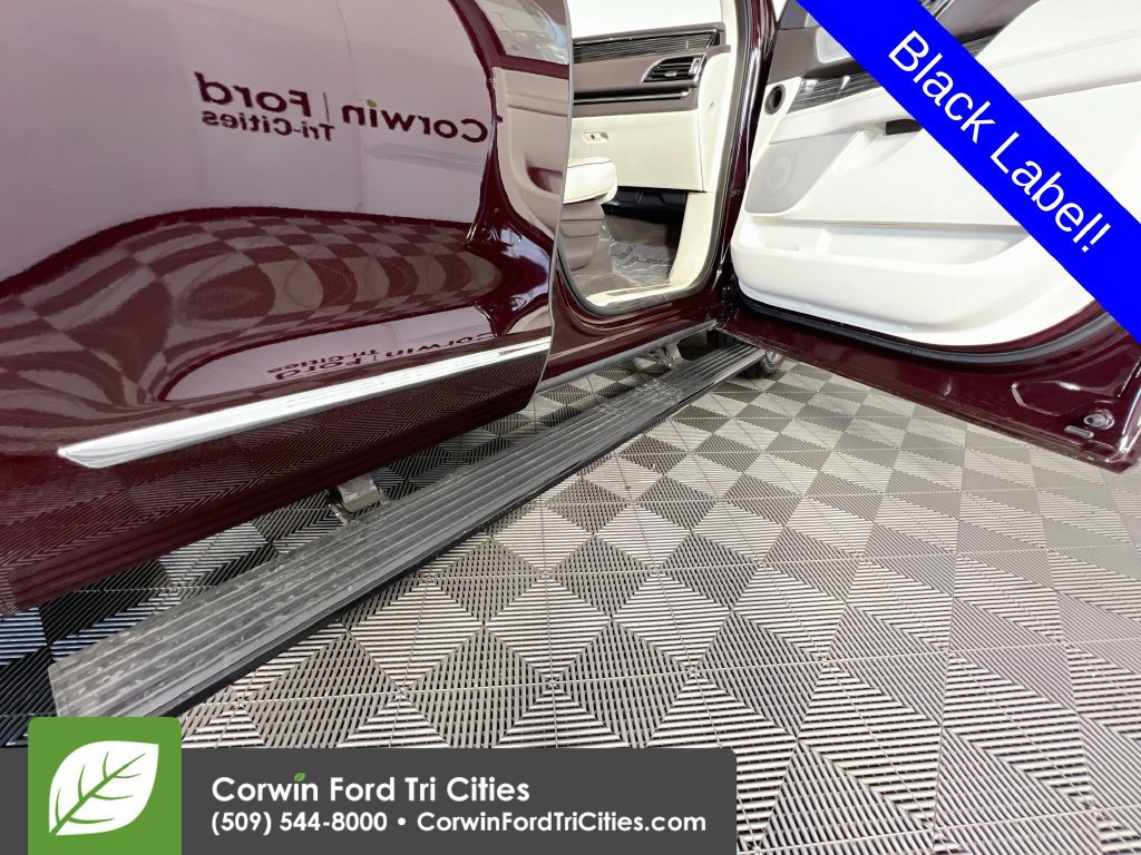 Used 2024 Lincoln Navigator Black Label AWD/4WD image 35