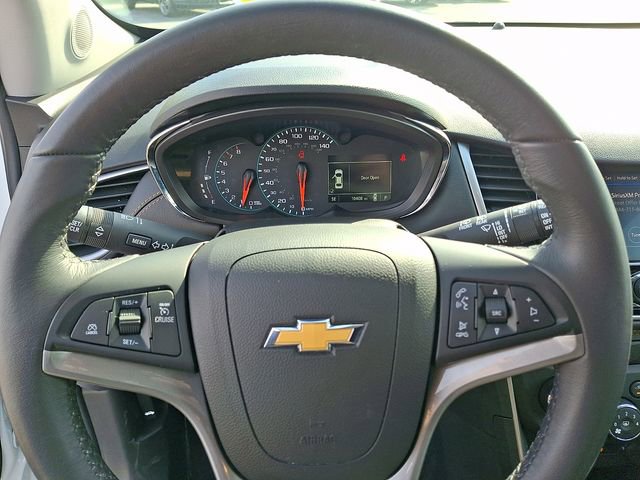 Certified 2022 Chevrolet Trax LT w/ LT Convenience Package image 19