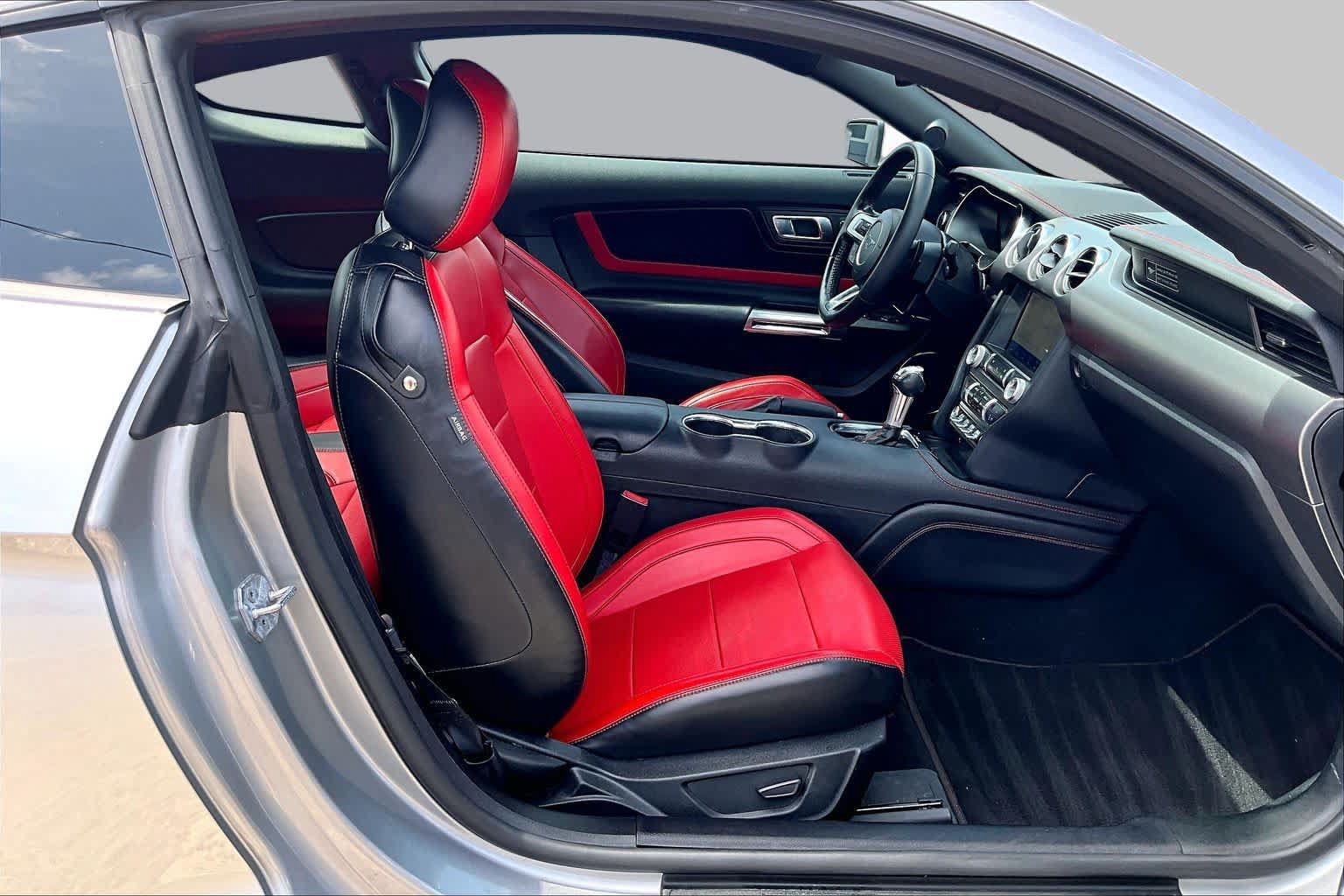 Used 2020 Ford Mustang GT Premium w/ Equipment Group 401A RWD image 9