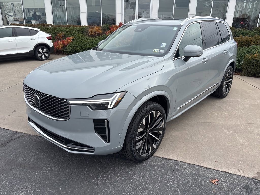 Certified 2025 Volvo XC90 B5 Plus AWD/4WD image 11