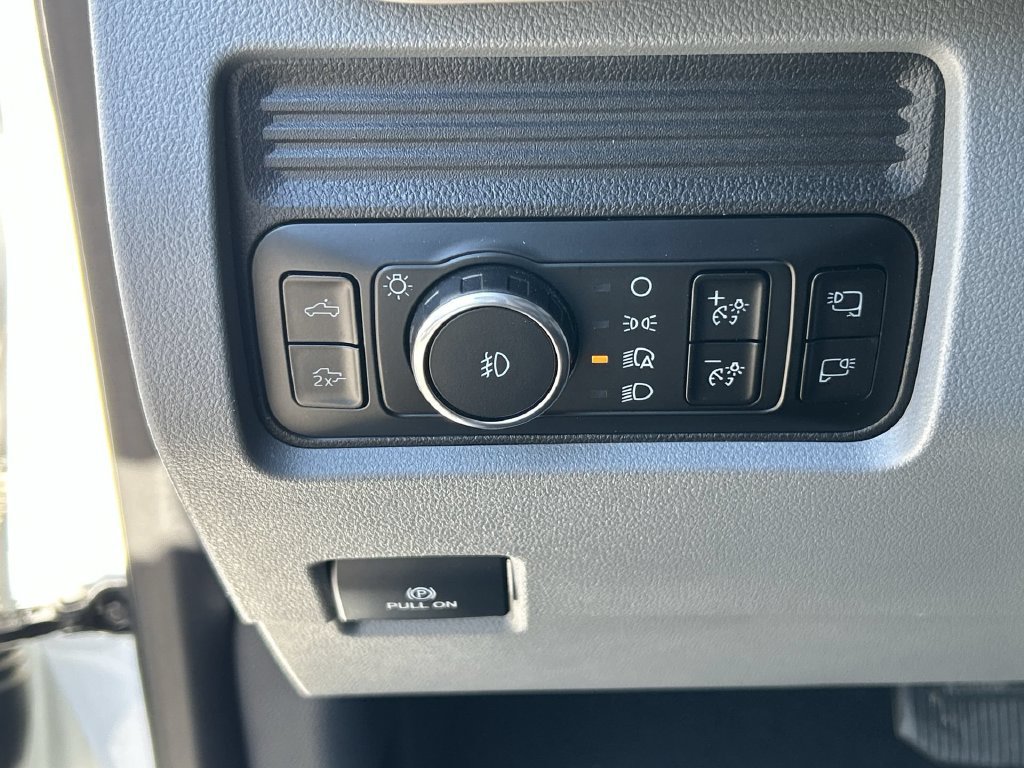 Used 2025 Ford F350 XLT w/ Black Appearance Package AWD/4WD image 18