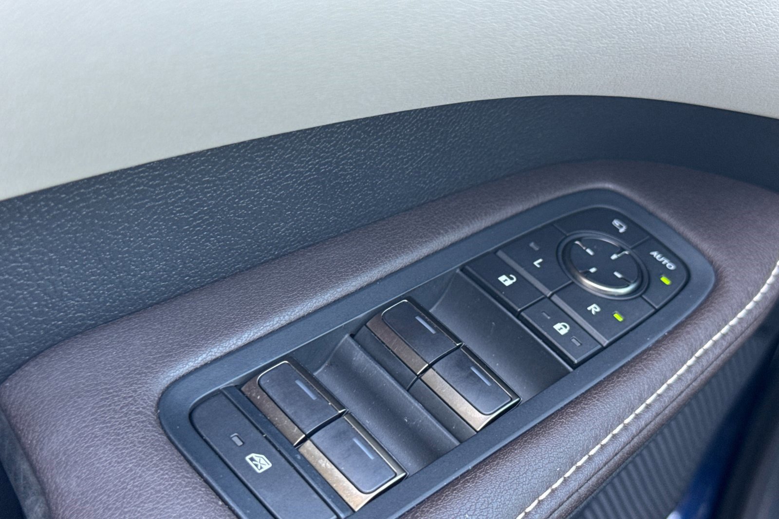 Used 2024 Lexus RX 350 FWD w/ Convenience Package image 12