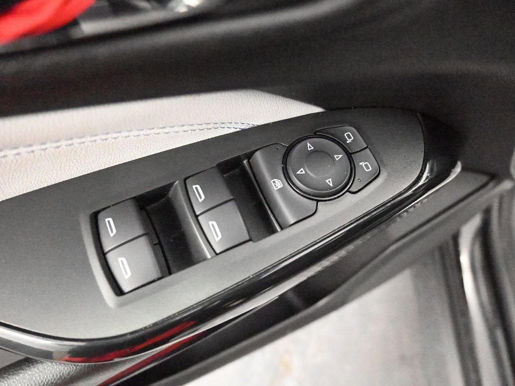 Used 2025 Chevrolet Trax LT image 28