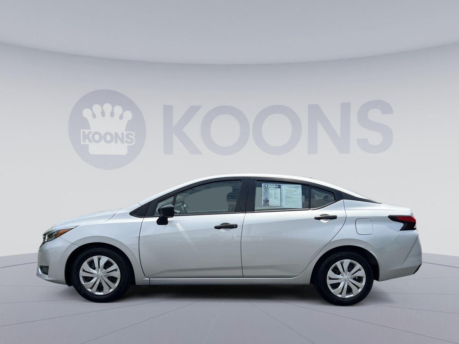 Used 2025 Nissan Versa S FWD image 5