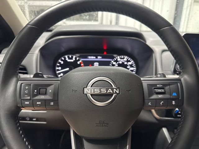 Used 2025 Nissan Rogue SV FWD image 11