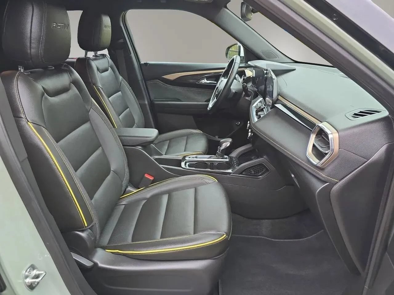 Used 2025 Chevrolet TrailBlazer ACTIV w/ Convenience Package AWD/4WD image 22