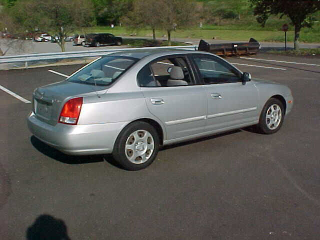 Used 2003 Hyundai Elantra GLS image 6