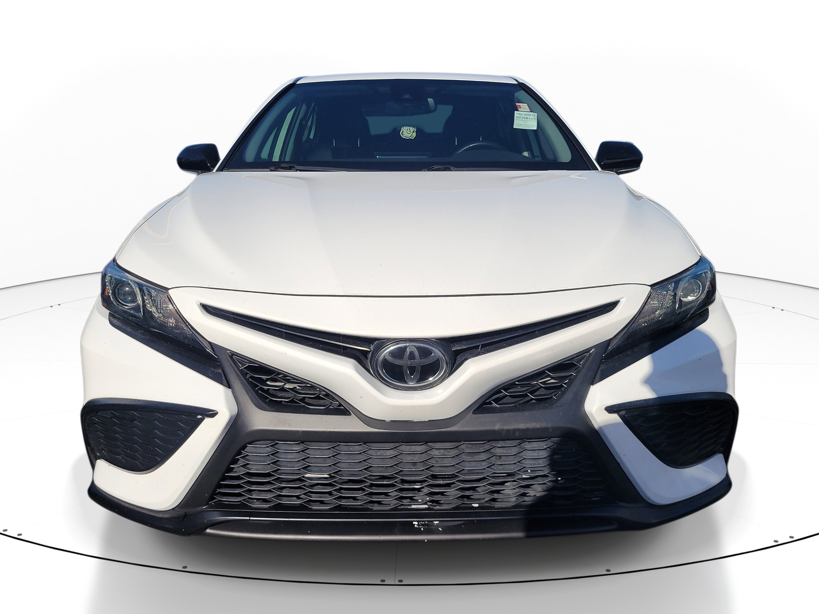Used 2021 Toyota Camry SE w/ Convenience Package FWD image 2