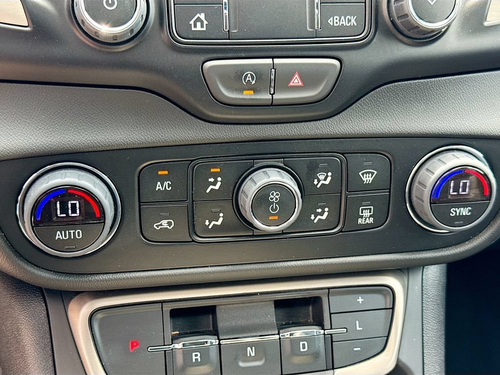 Used 2024 GMC Terrain Denali w/ Denali Premium Package AWD/4WD image 16