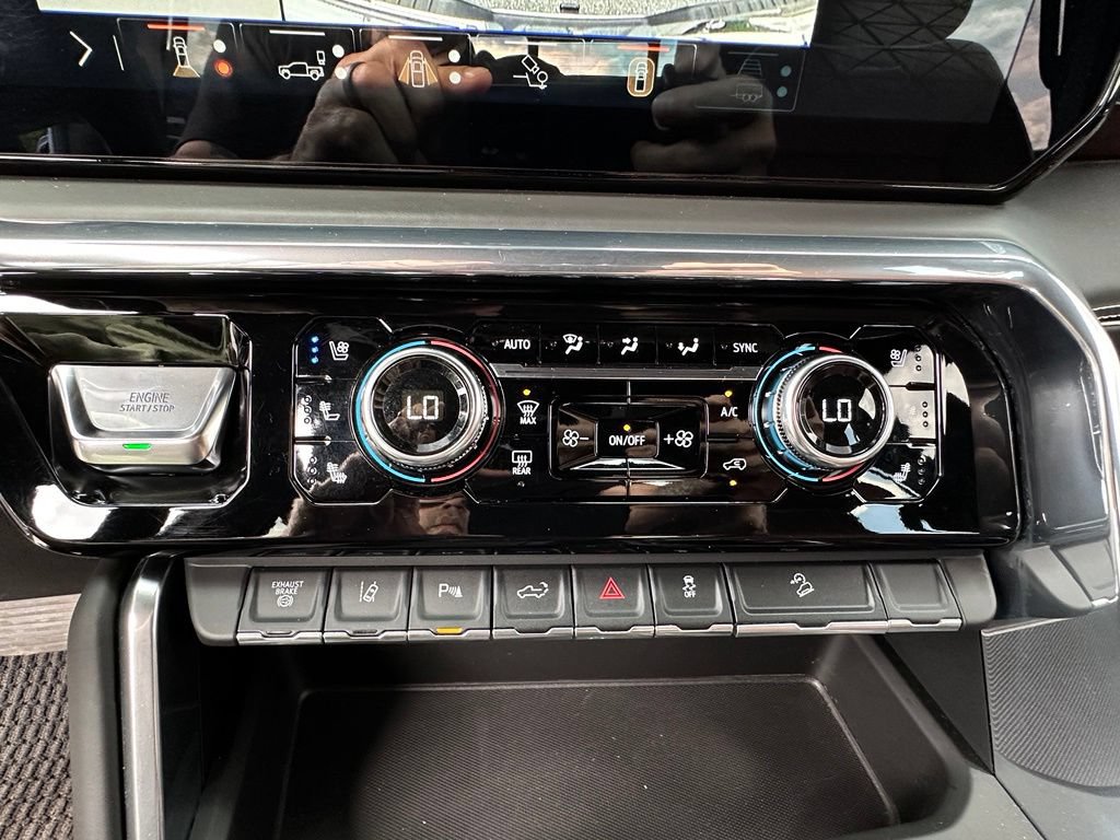 Certified 2024 GMC Sierra 2500 Denali Ultimate w/ Snow Plow Prep/Camper Package AWD/4WD image 34