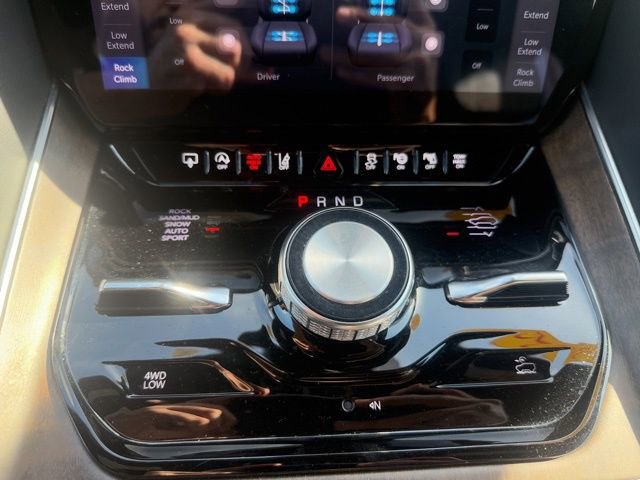 Certified 2024 Jeep Grand Wagoneer L 4WD image 23