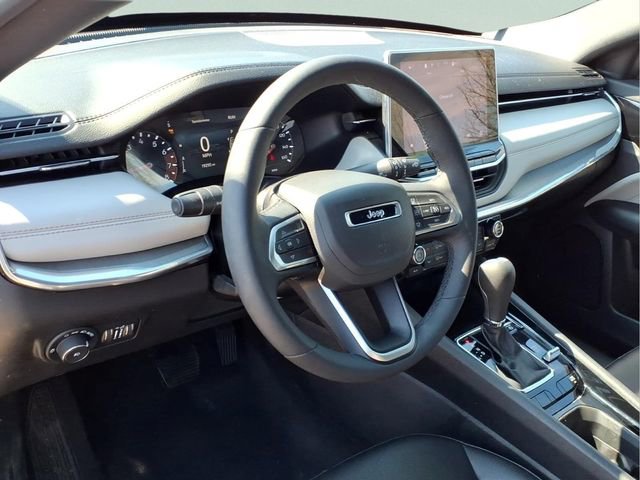 Used 2024 Jeep Compass Limited image 14