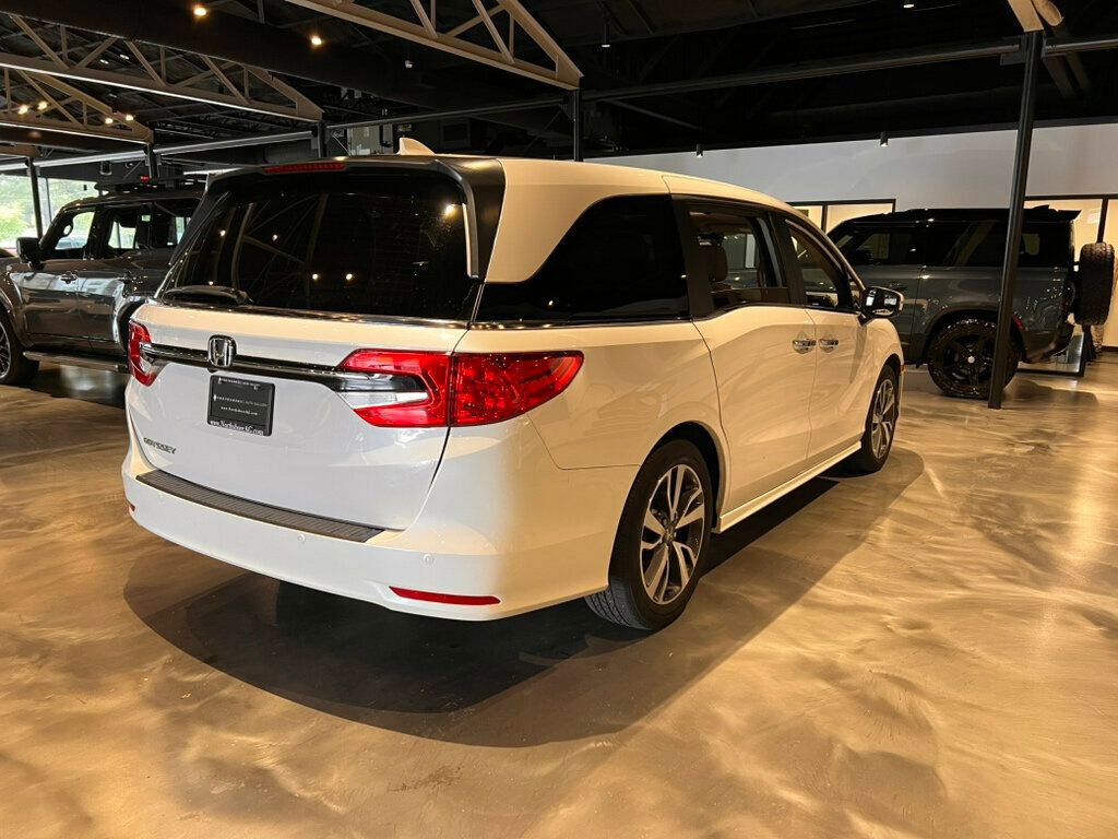 Used 2023 Honda Odyssey Touring image 5