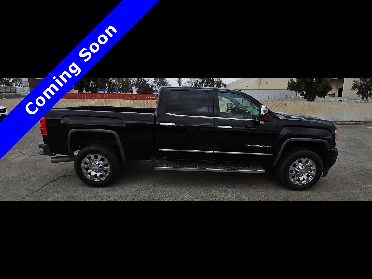 Used 2018 GMC Sierra 2500 Denali w/ Duramax Plus Package AWD/4WD image 8
