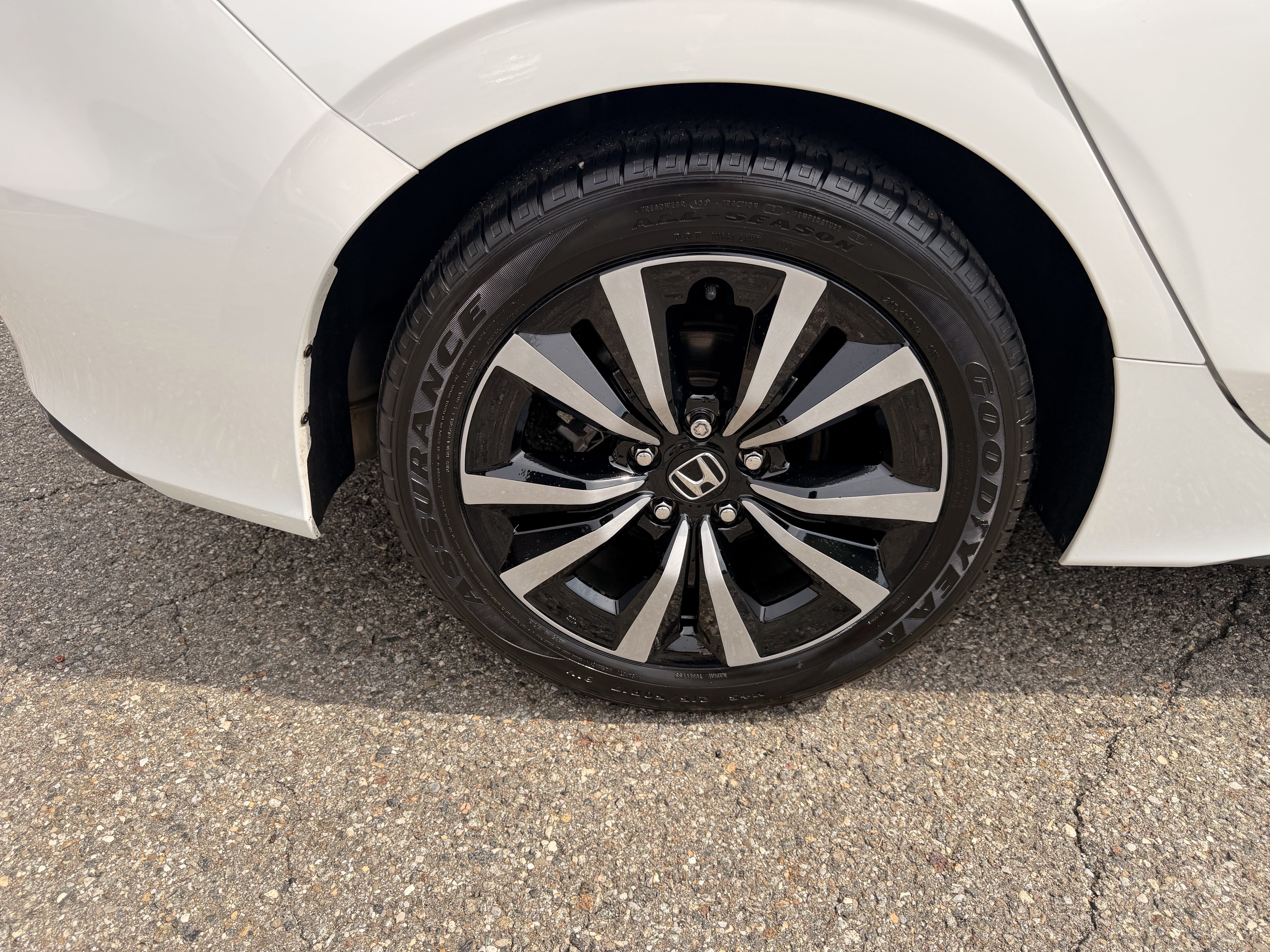 Used 2024 Honda Civic EX-L image 9