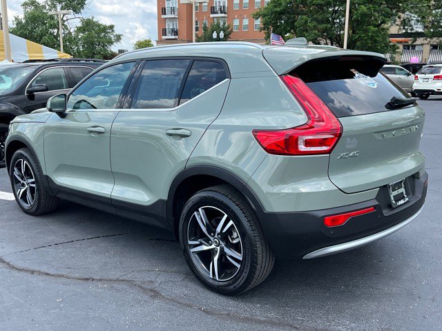 Used 2024 Volvo XC40 B5 Core image 5