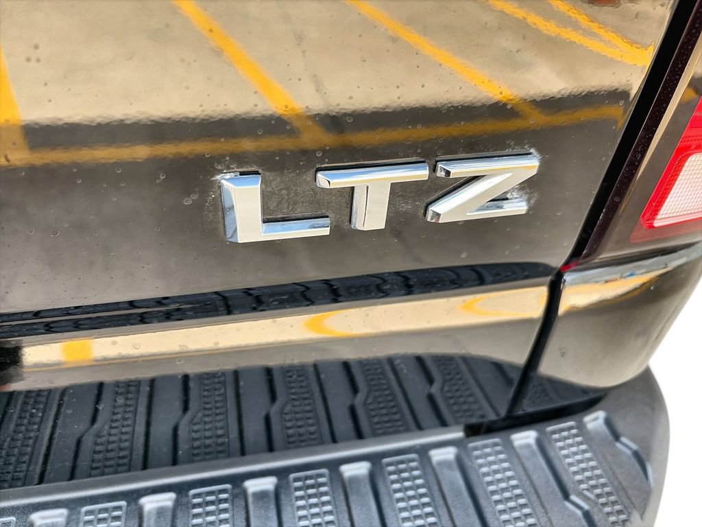 Used 2026 Chevrolet Silverado 2500 LTZ w/ LTZ Premium Package AWD/4WD image 32